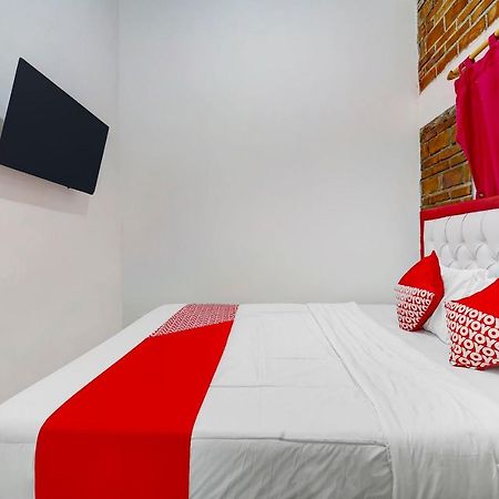 Super Oyo 91173 Guesthouse King Puntodewo Pakualaman Eksteriør billede