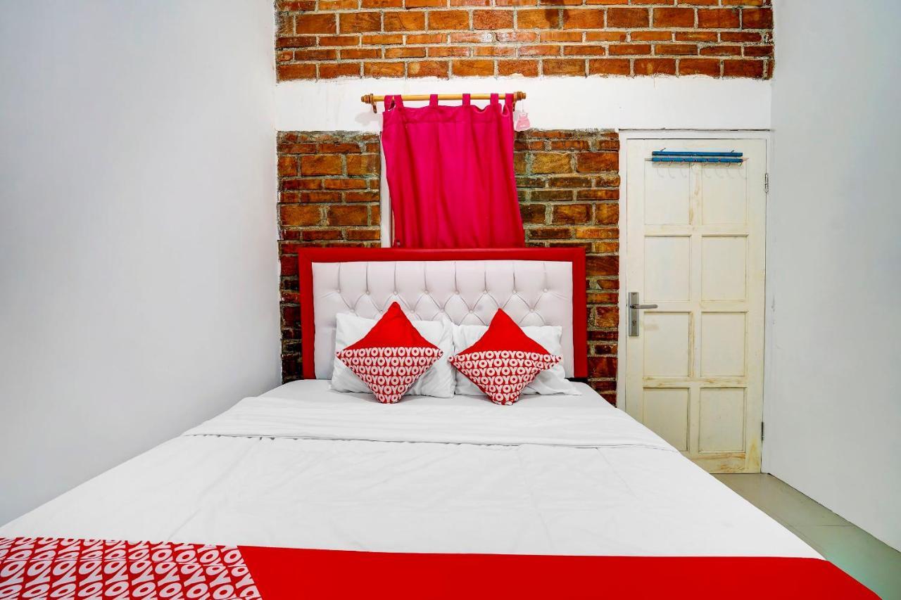 Super Oyo 91173 Guesthouse King Puntodewo Pakualaman Eksteriør billede