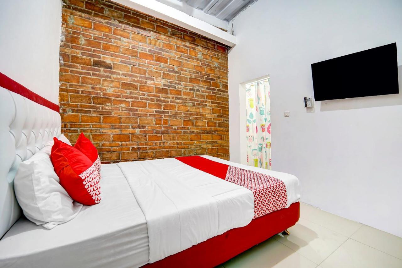 Super Oyo 91173 Guesthouse King Puntodewo Pakualaman Eksteriør billede